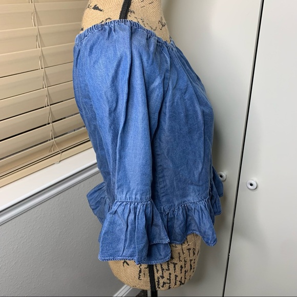 Walter Baker Off the Shoulder Thin Denim Top - Picture 10 of 12